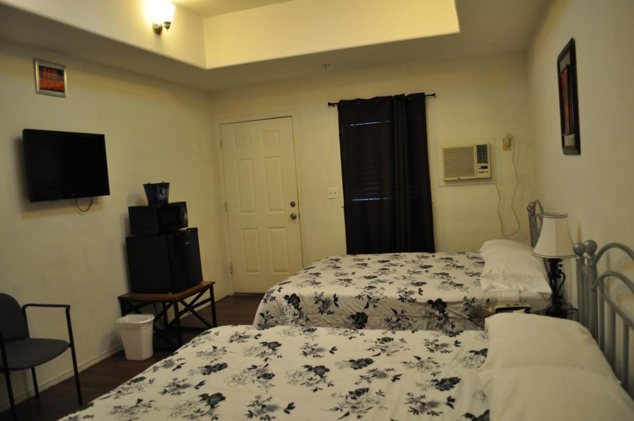 K7 Bed And Breakfast Паръмп Екстериор снимка