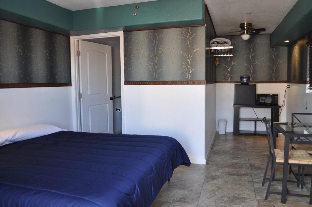 K7 Bed And Breakfast Паръмп Екстериор снимка