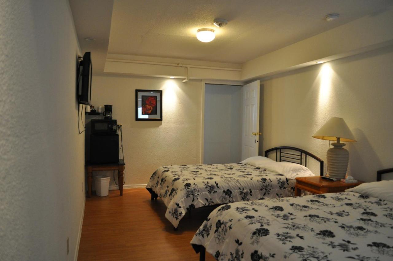K7 Bed And Breakfast Паръмп Екстериор снимка