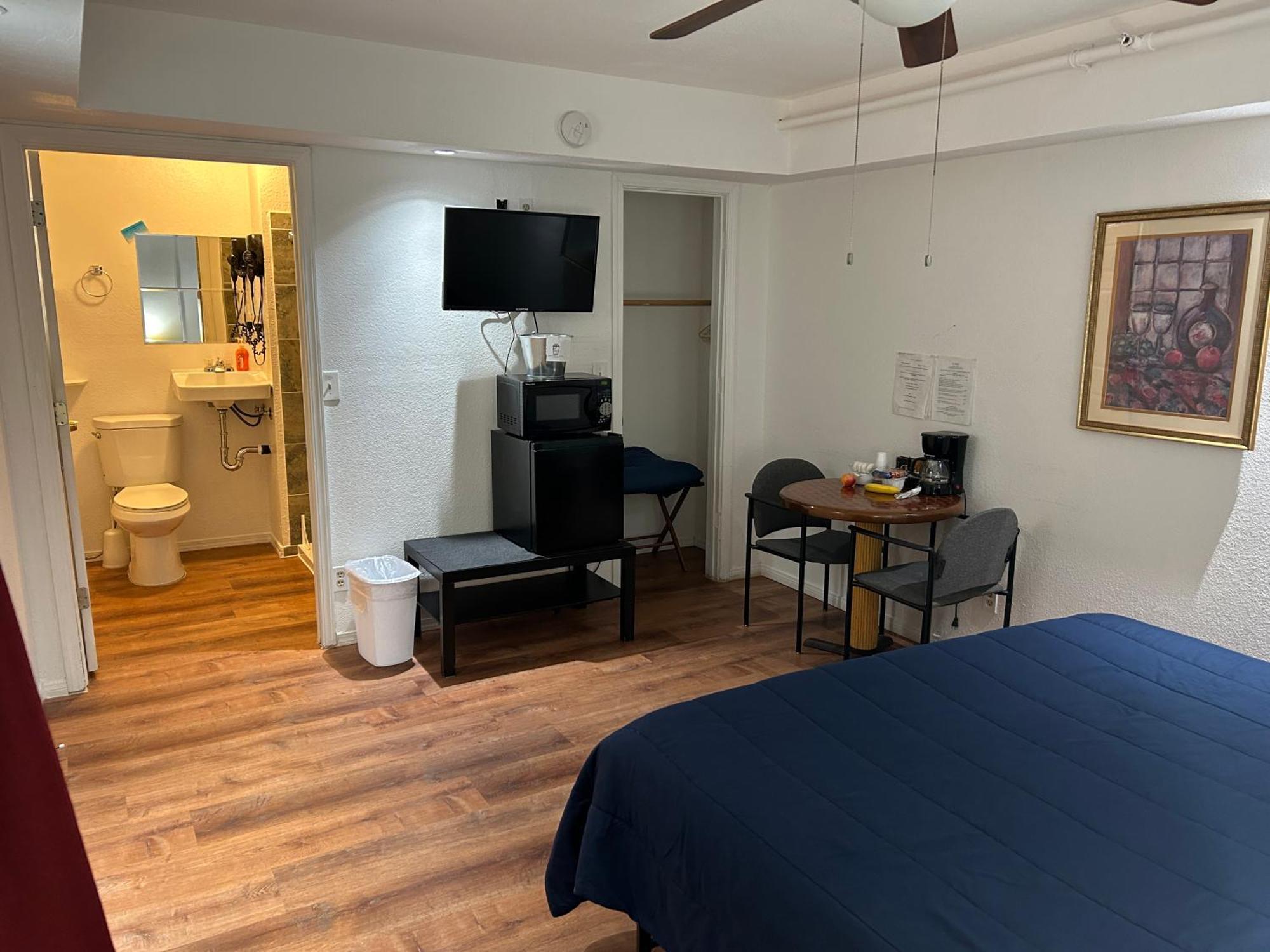 K7 Bed And Breakfast Паръмп Екстериор снимка