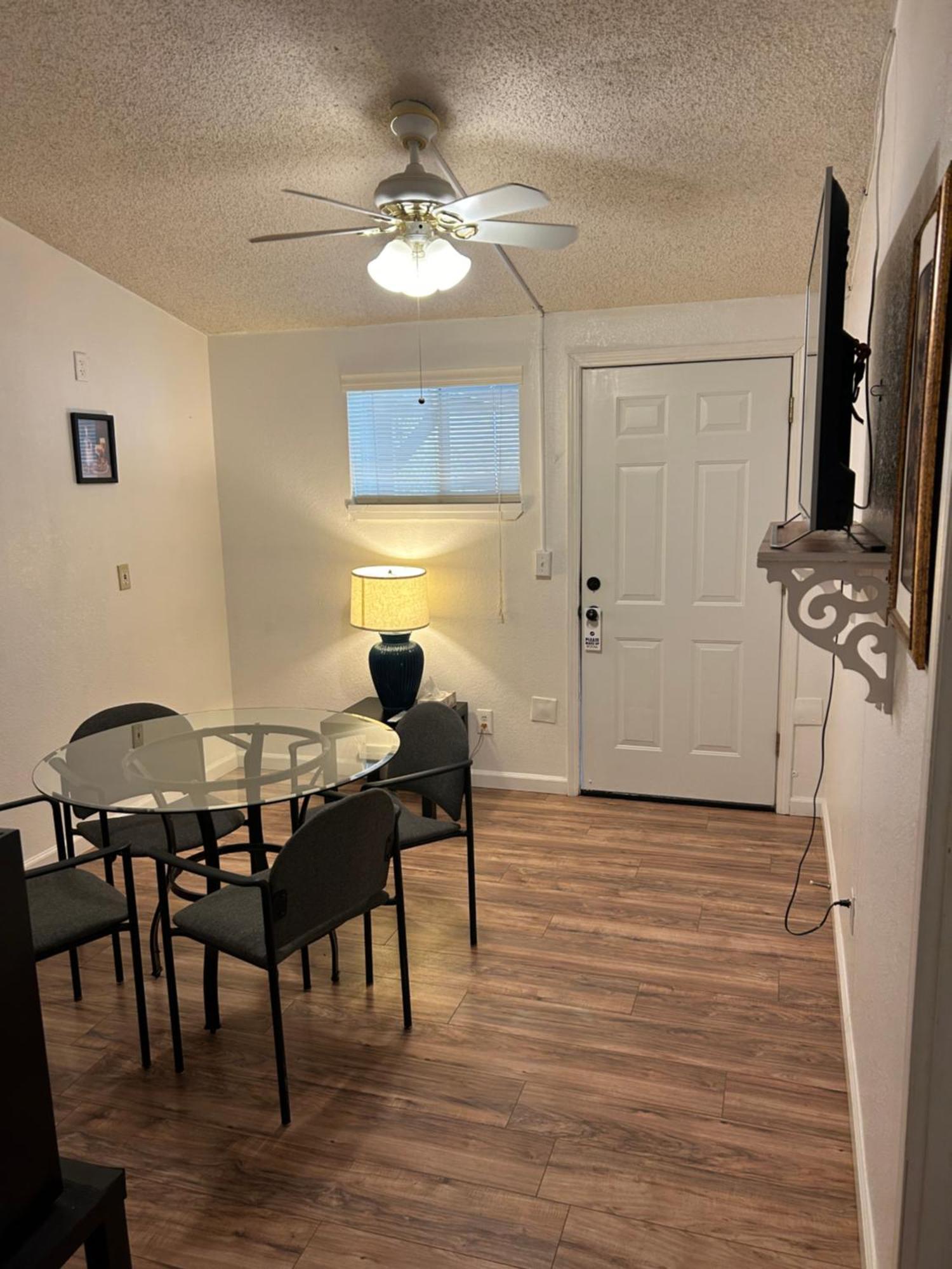 K7 Bed And Breakfast Паръмп Екстериор снимка
