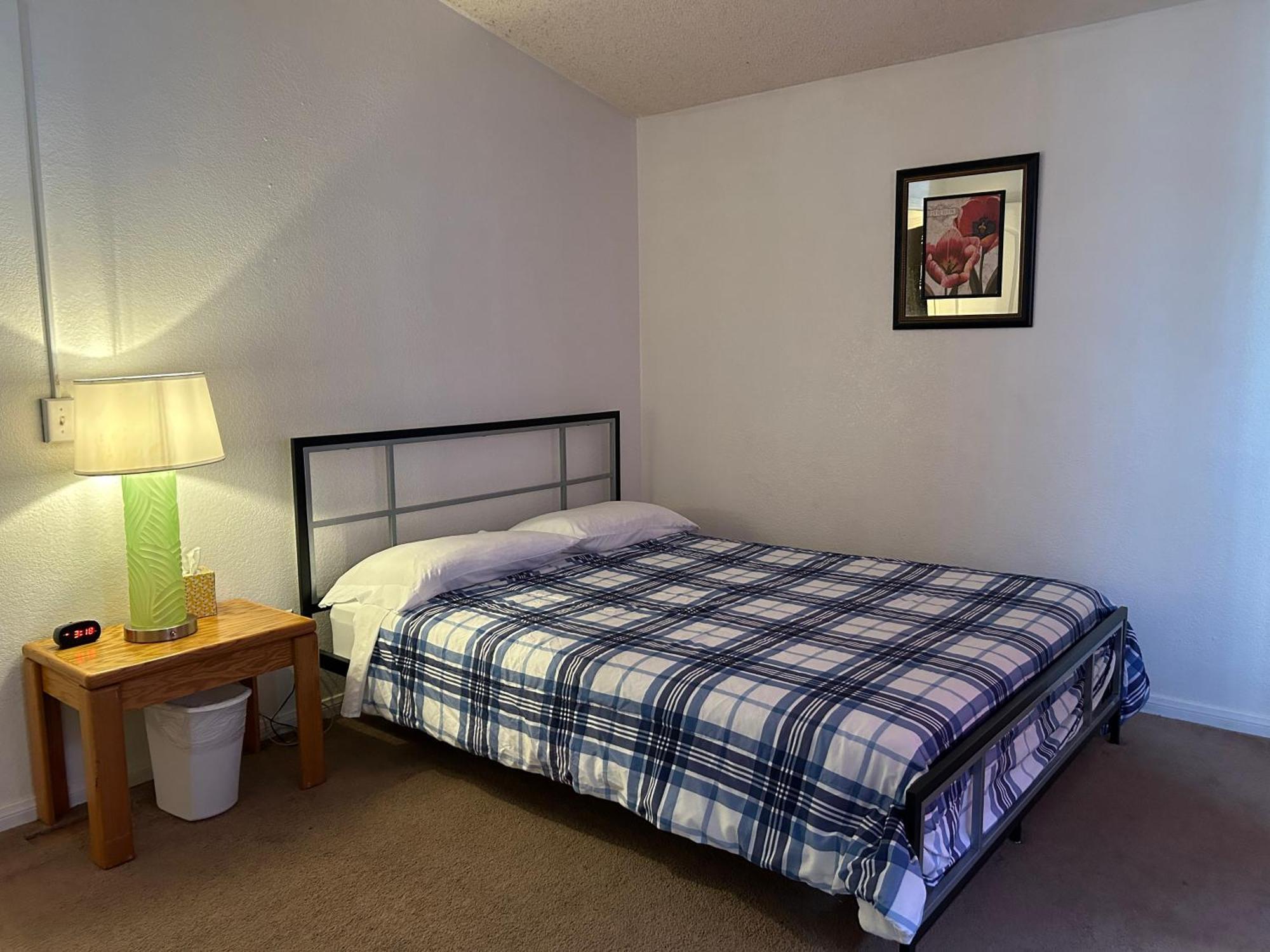 K7 Bed And Breakfast Паръмп Екстериор снимка